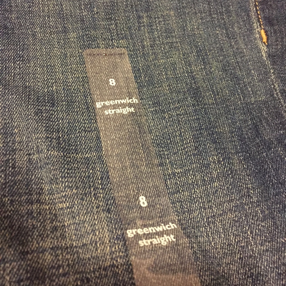 Mid-Rise Floral Embroidered Straight-Leg Jeans - Picture 3 of 6